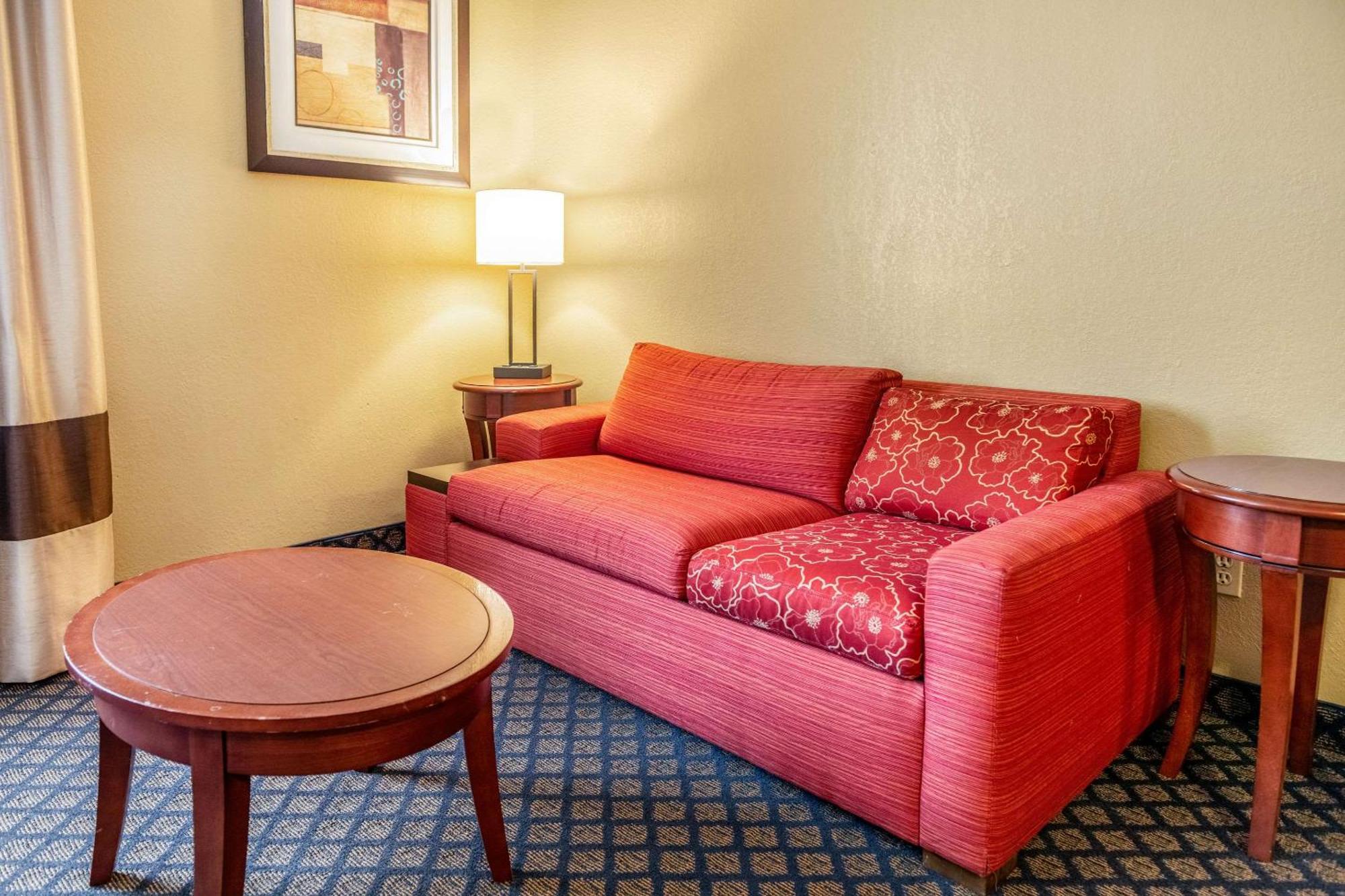 Quality Inn & Suites Seville Exteriér fotografie
