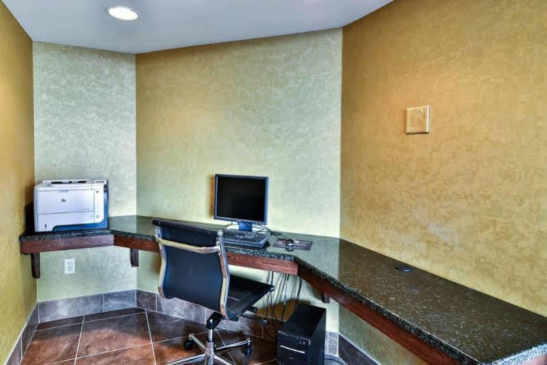 Quality Inn & Suites Seville Exteriér fotografie